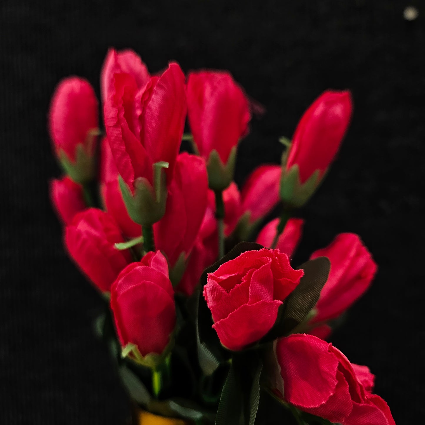 Tulip Artificial Floweral stick to bring attractive elegant look to your home,Garden & Office