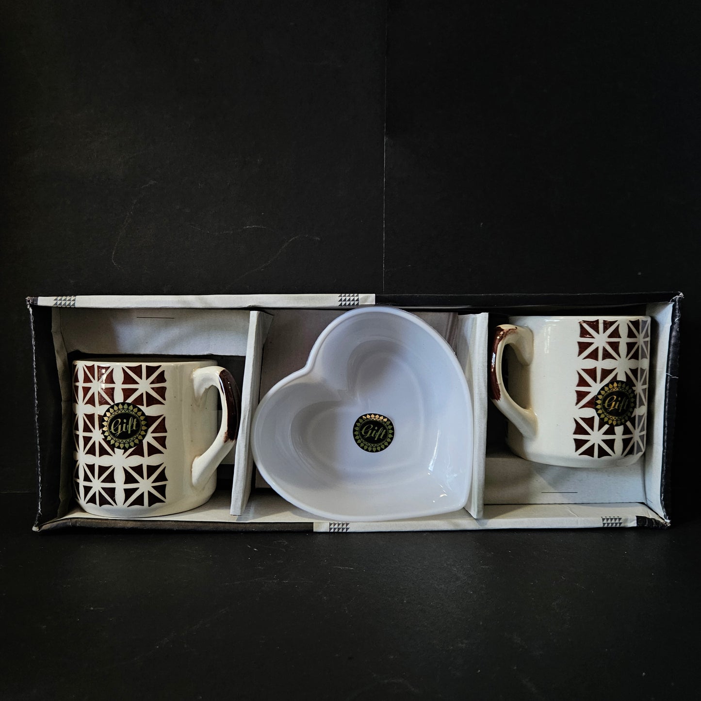 Kanch cafe treat 2 Ceramic mugs with 1 heart Shaped serving tray perfect for Return gifting
