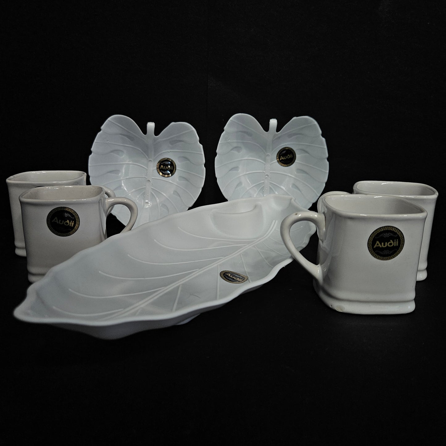 Vento snack serving set 4 Ceramic tea cups,2 heart boels & 1piece leaf platter set