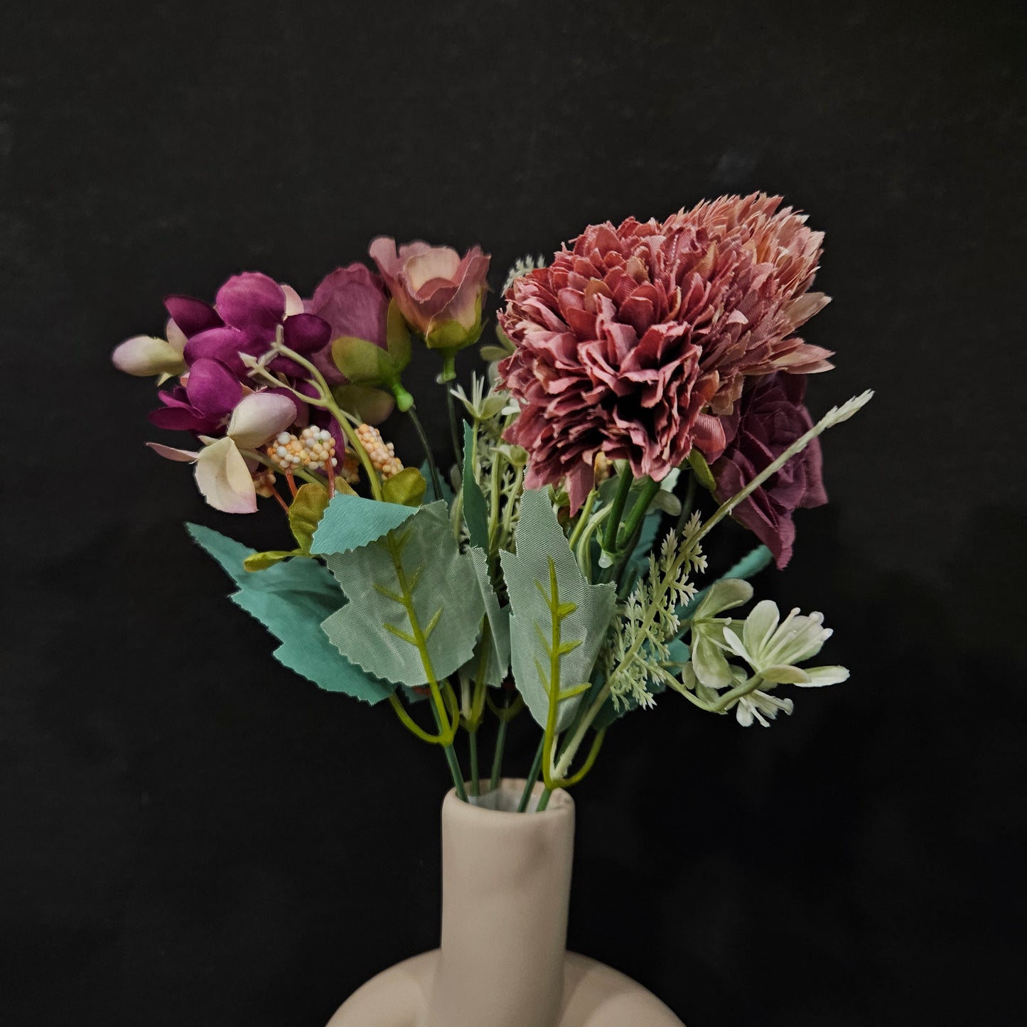 Artificial banquet rose Floweral bunch to give elgent look to your home & Garden
