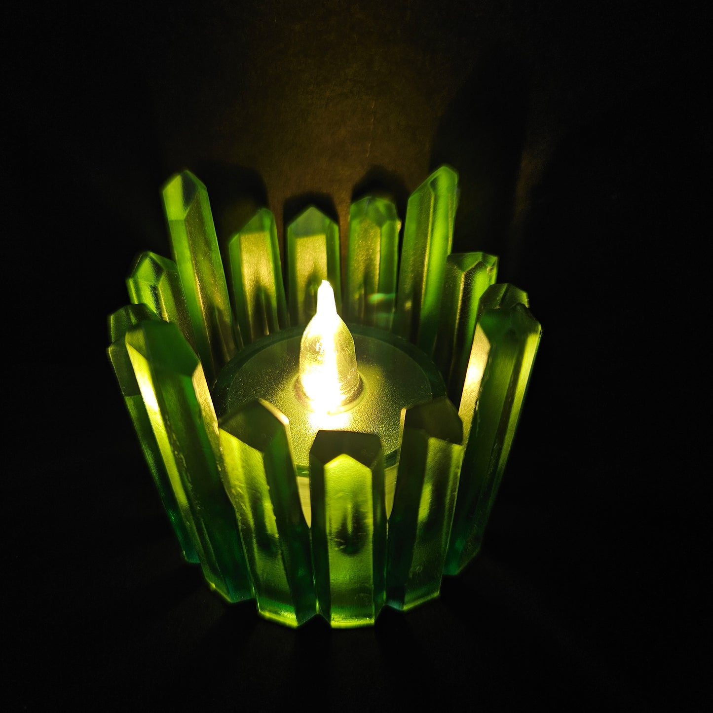 Crystal Shape Epoxy Resin Casting Tea Light Candle for home Decor