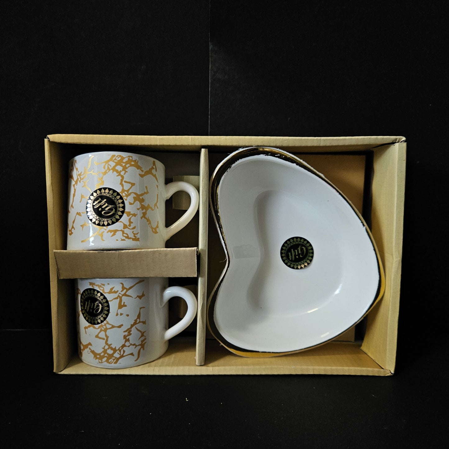 Kanch Restro Treat 2 Ceramic cups & 1 heart Shaped serving tray perfect for Return gifting purpose