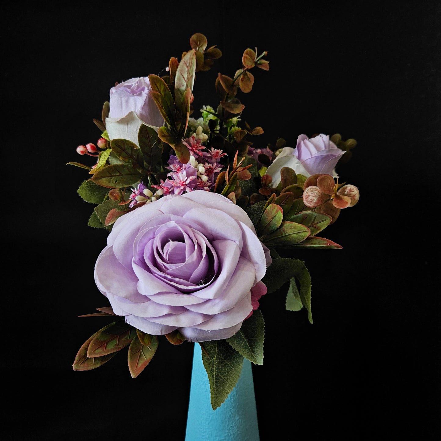 Artificial banquet rose floweral bunch to bring attractive & elegant look to your home