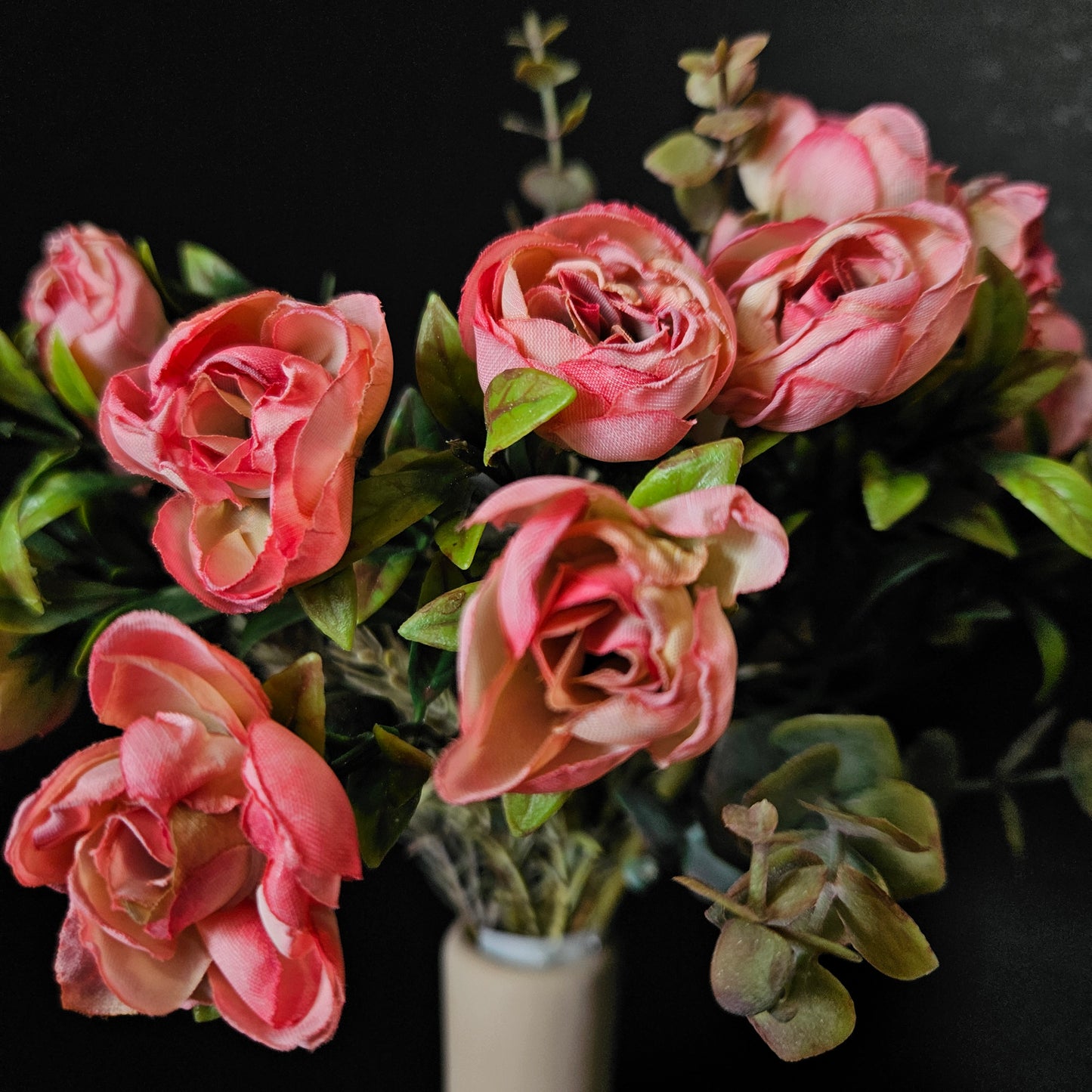 Garden roses artificial banquet floweral bunch to bring elegant look to your home