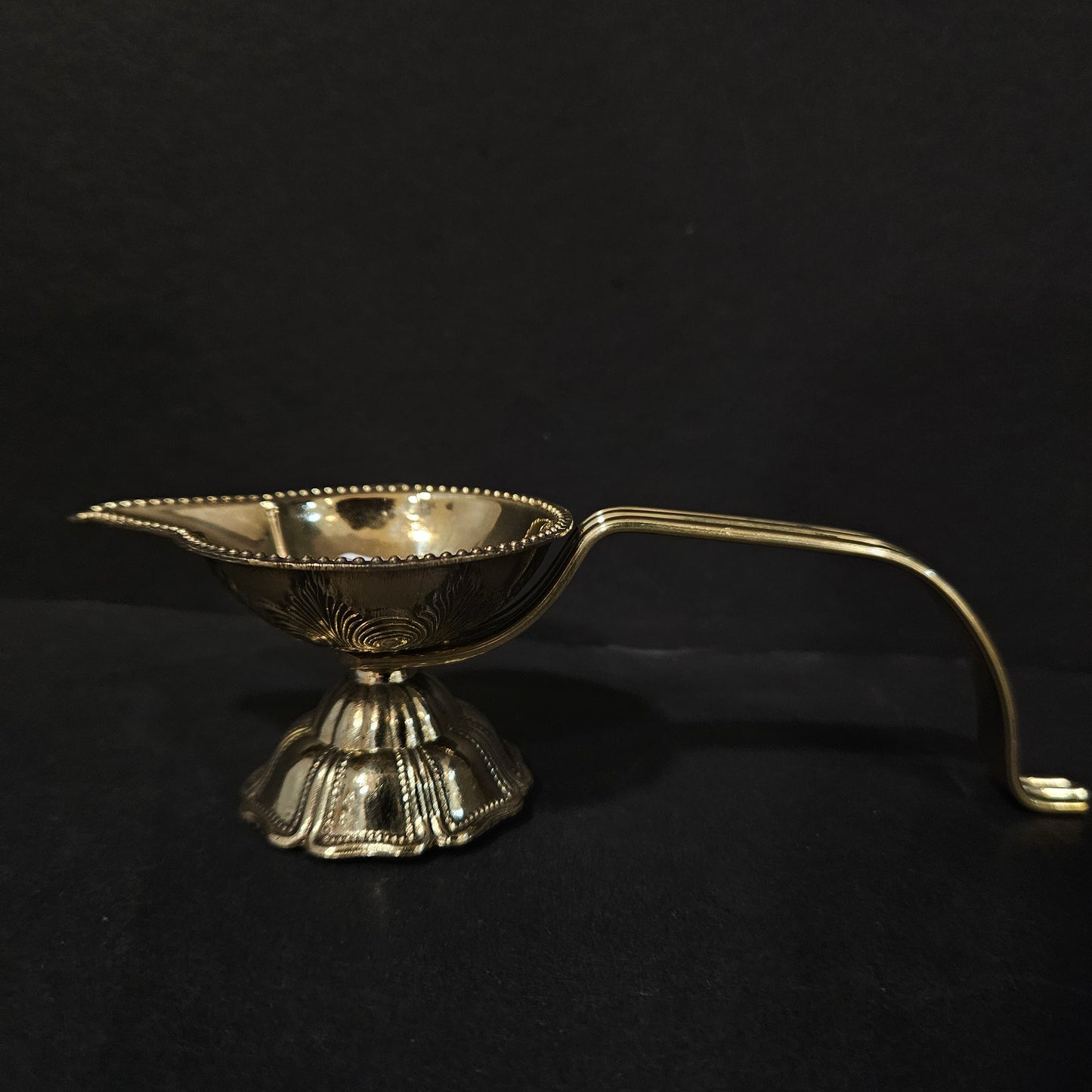 Brass Diya for Pooja, Oil lamp Diya for Daily Pooja/Diwali Pooja Traditional Brass Diya for Puja, Diya for Home mandir, Brass Diya for Pooja