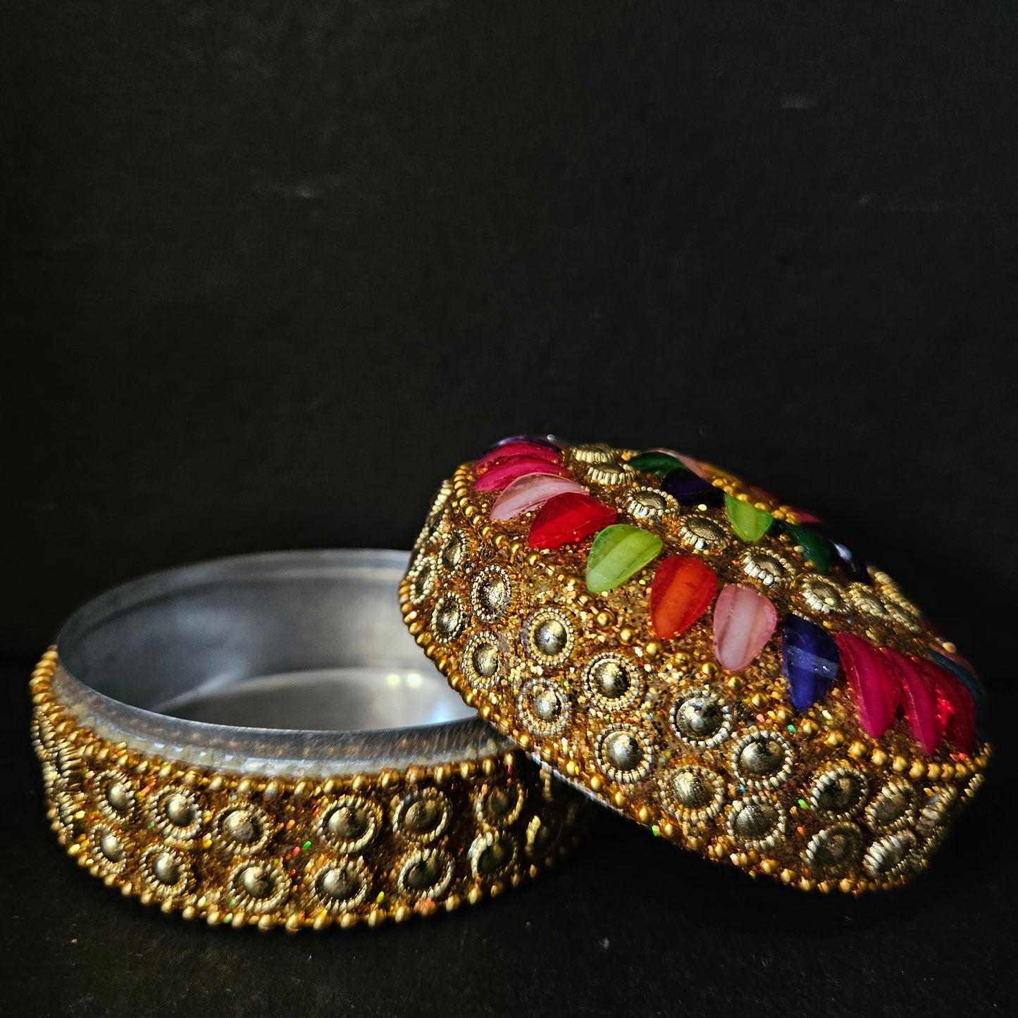 Gold Moti Sindoor Dibbi Kumkum Box, Sindoor Dani Fancy Sindoor Dibbi Earrings Moti Box, Ideal for Gifting & Decoration