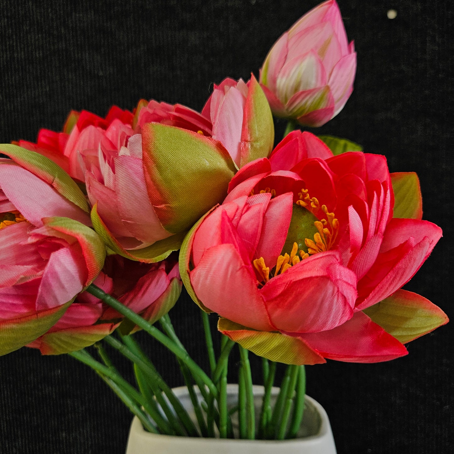 Artificial lotus plant to bring elegant look to your home & Office