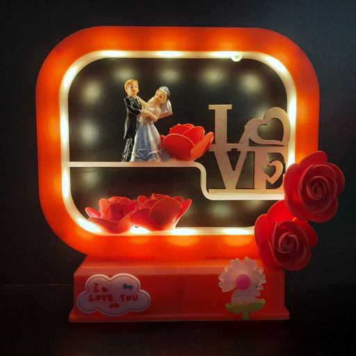 COUPLE showpiece