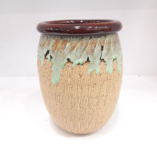 Ceramic pots