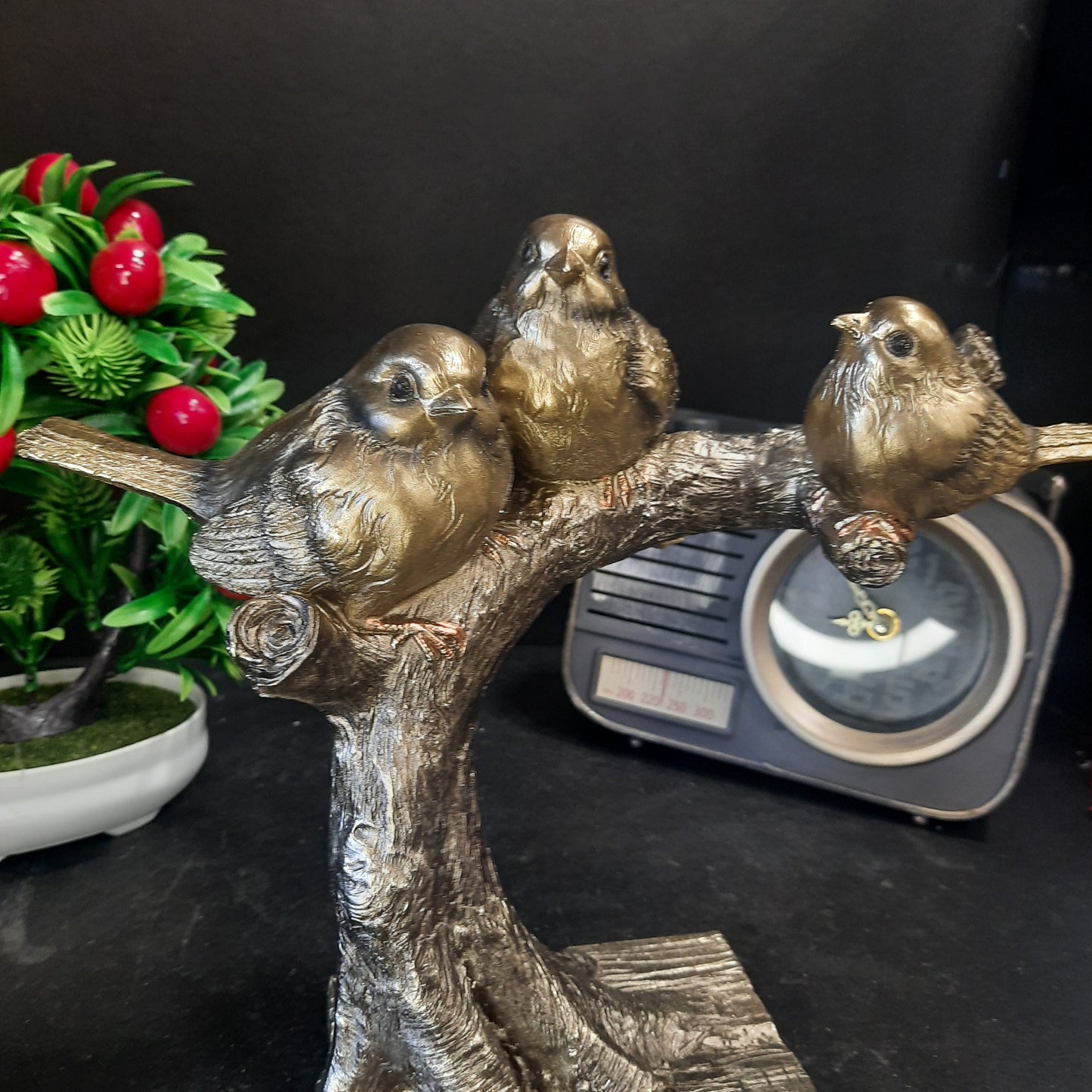 Birds family showpiece