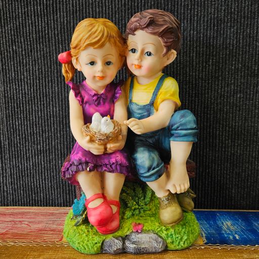 Vintage Love Couple Human Figurine with Red Rose Artificial Flower Handicraft Statue Wedding Anniversary valentine Birthday Home Room showpiece