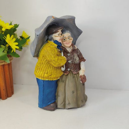 Couple show piece