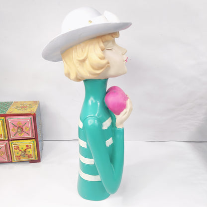 Home Decorative HandCrafted Polyresin Girl