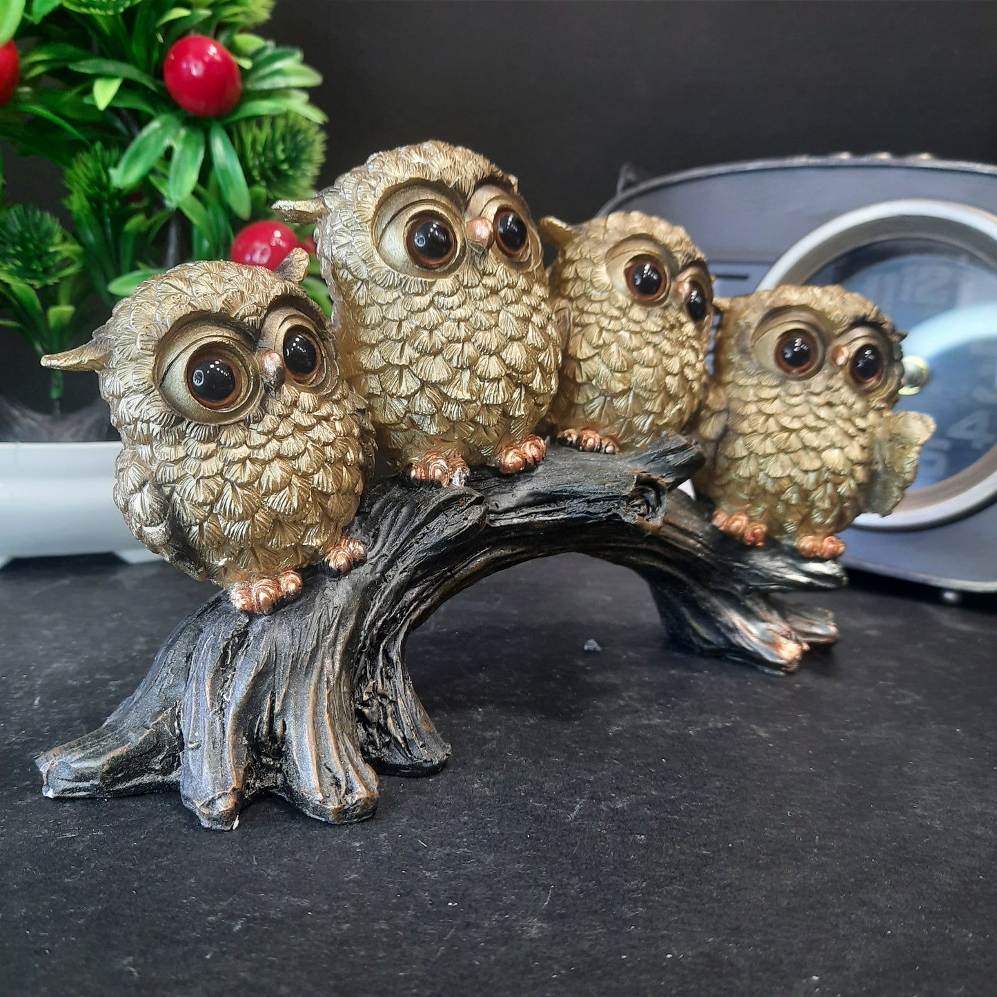 Owl family showpiece