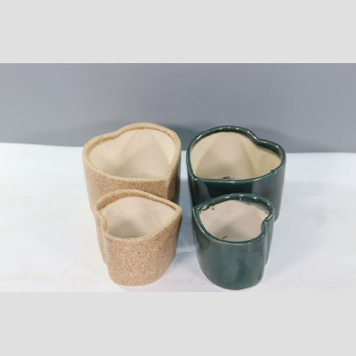 Ceramic pots