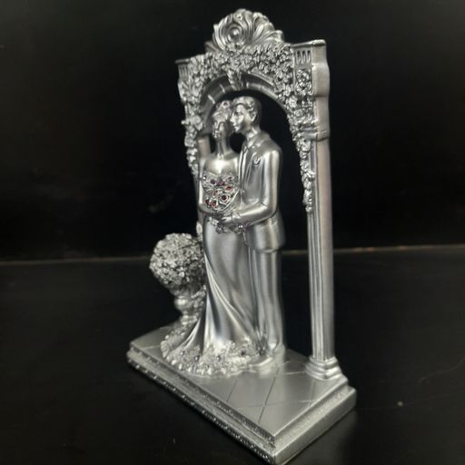 Couple showpiece