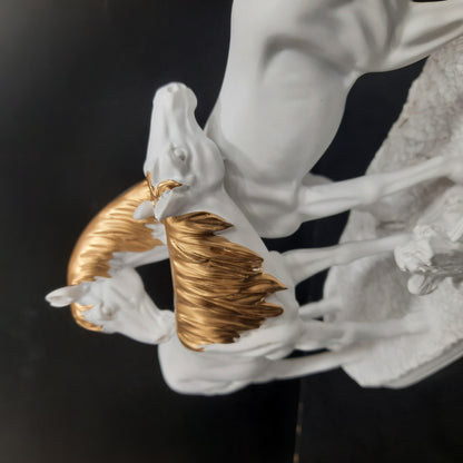 Two HORSE showpiece
