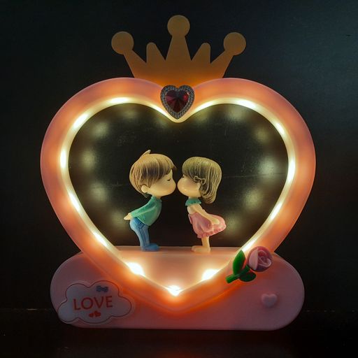 COUPLE showpiece