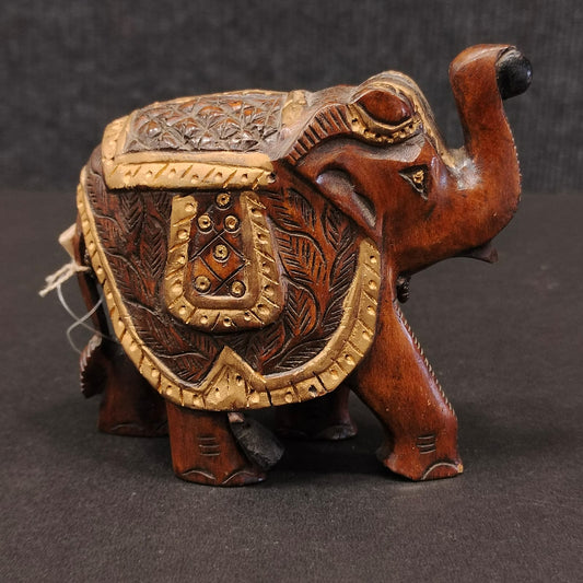 Wooden elephant Fat With black Ball