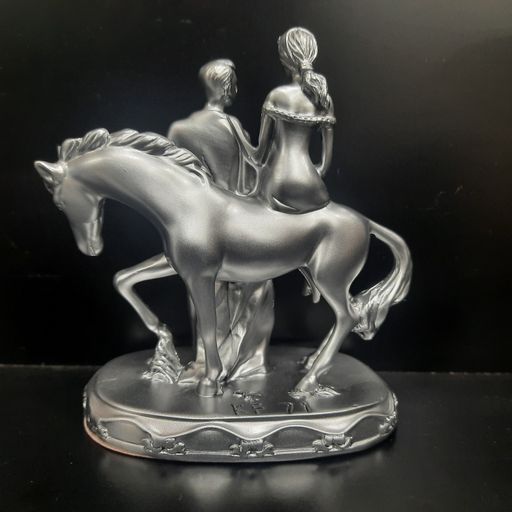 COUPLE showpiece