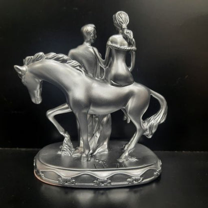 COUPLE showpiece