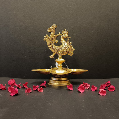 Brass antiques a beautiful 4 deya designed with peacock