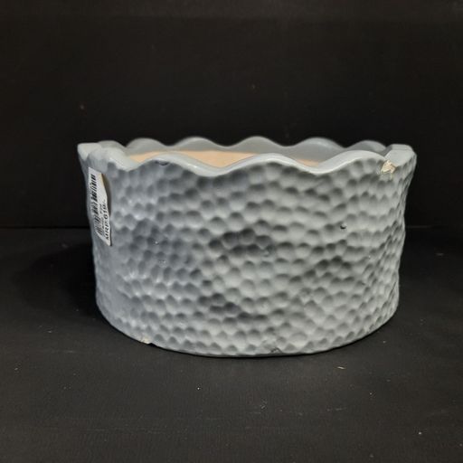 Ceramic pots