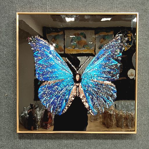 Crystal wall frames