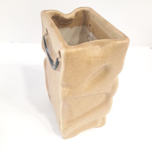 Ceramic Carry bag shaped ceramic pot for Garden Decoration office & home decoration purpose