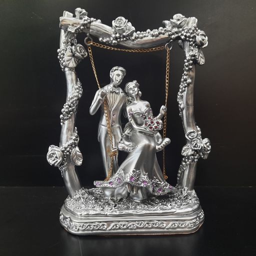 COUPLE showpiece