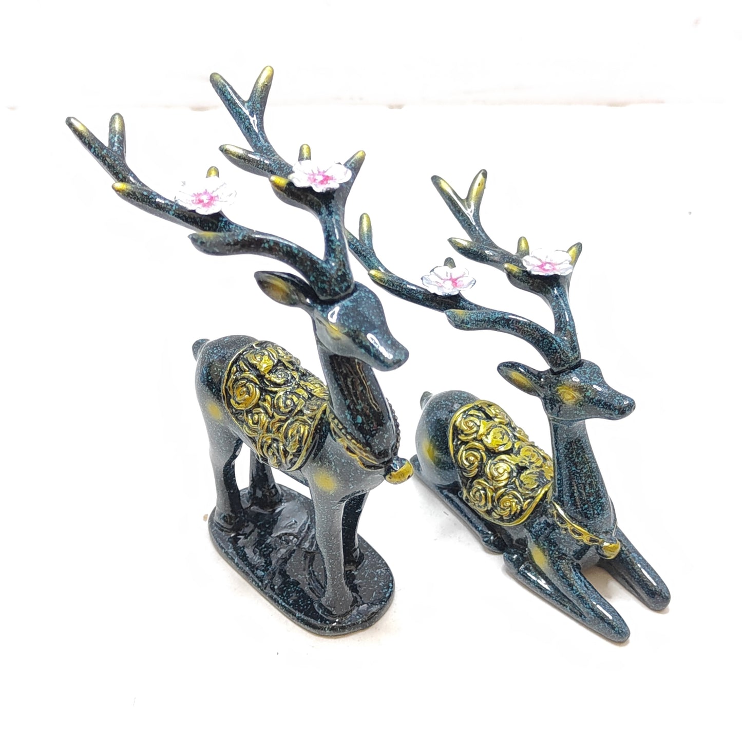 2Pcs Resin Christmas Reindeer Figurines Crafts Art for Indoor Holiday Decor