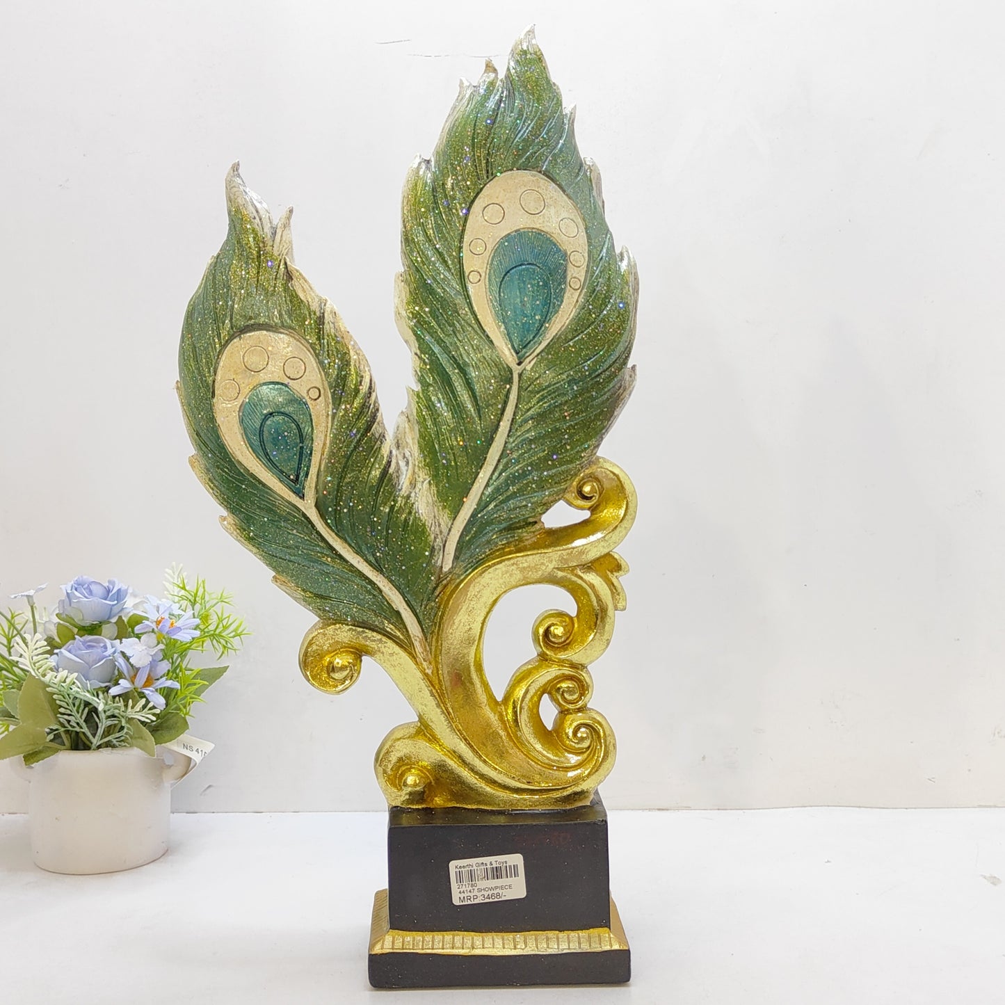 Peacock Feather Show Piece