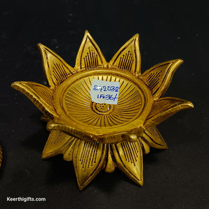 Dhoop stand brass antique piece