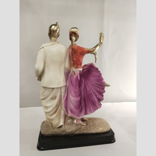 DANCING COUPLE
