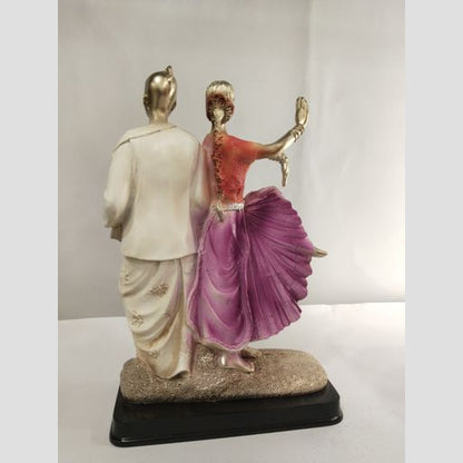 DANCING COUPLE