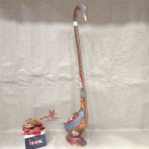Brass swan showpiece