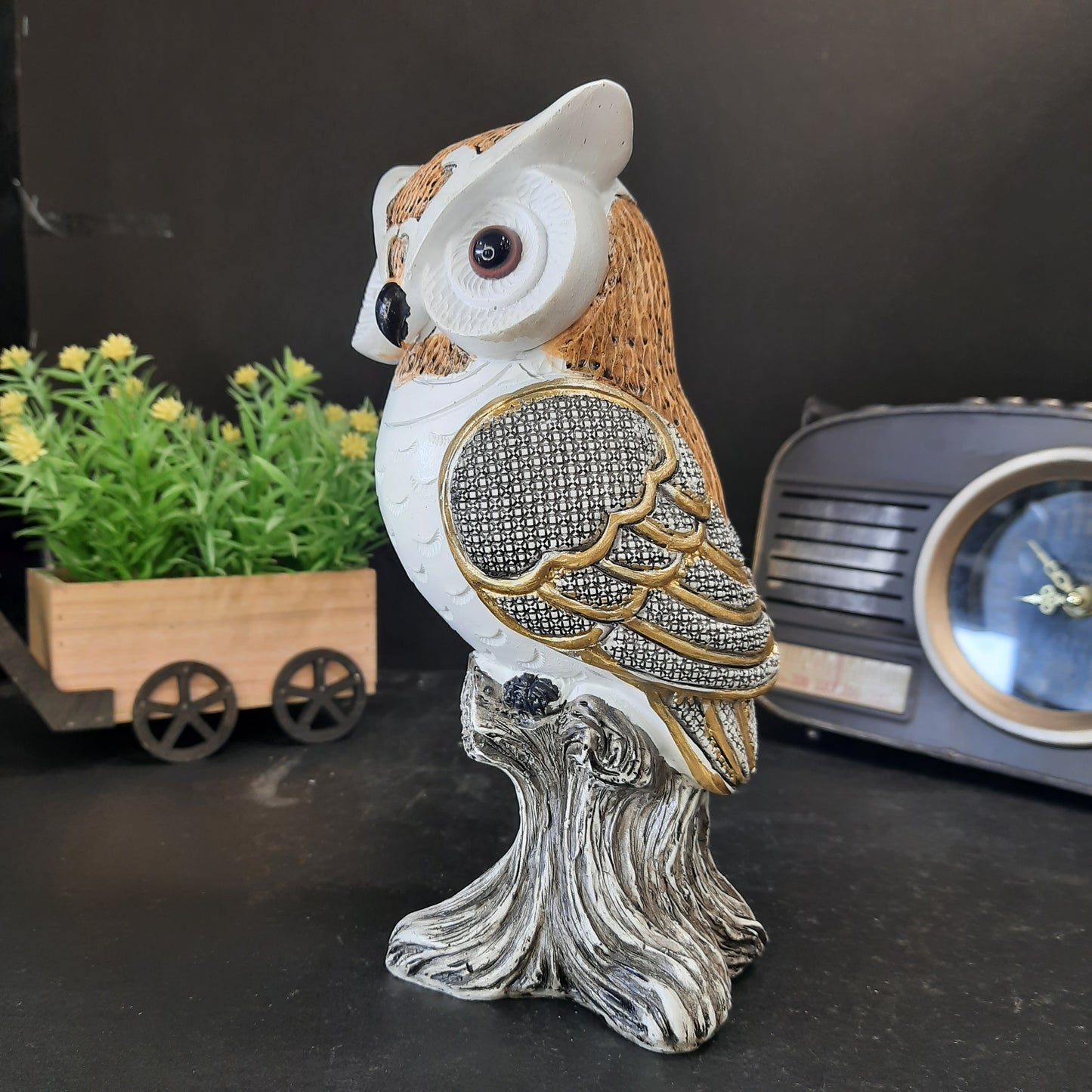 Big owl show piece
