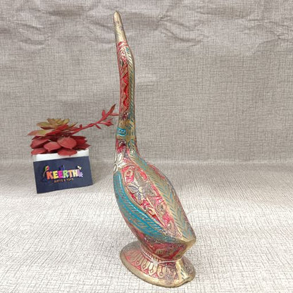 Brass swan showpiece