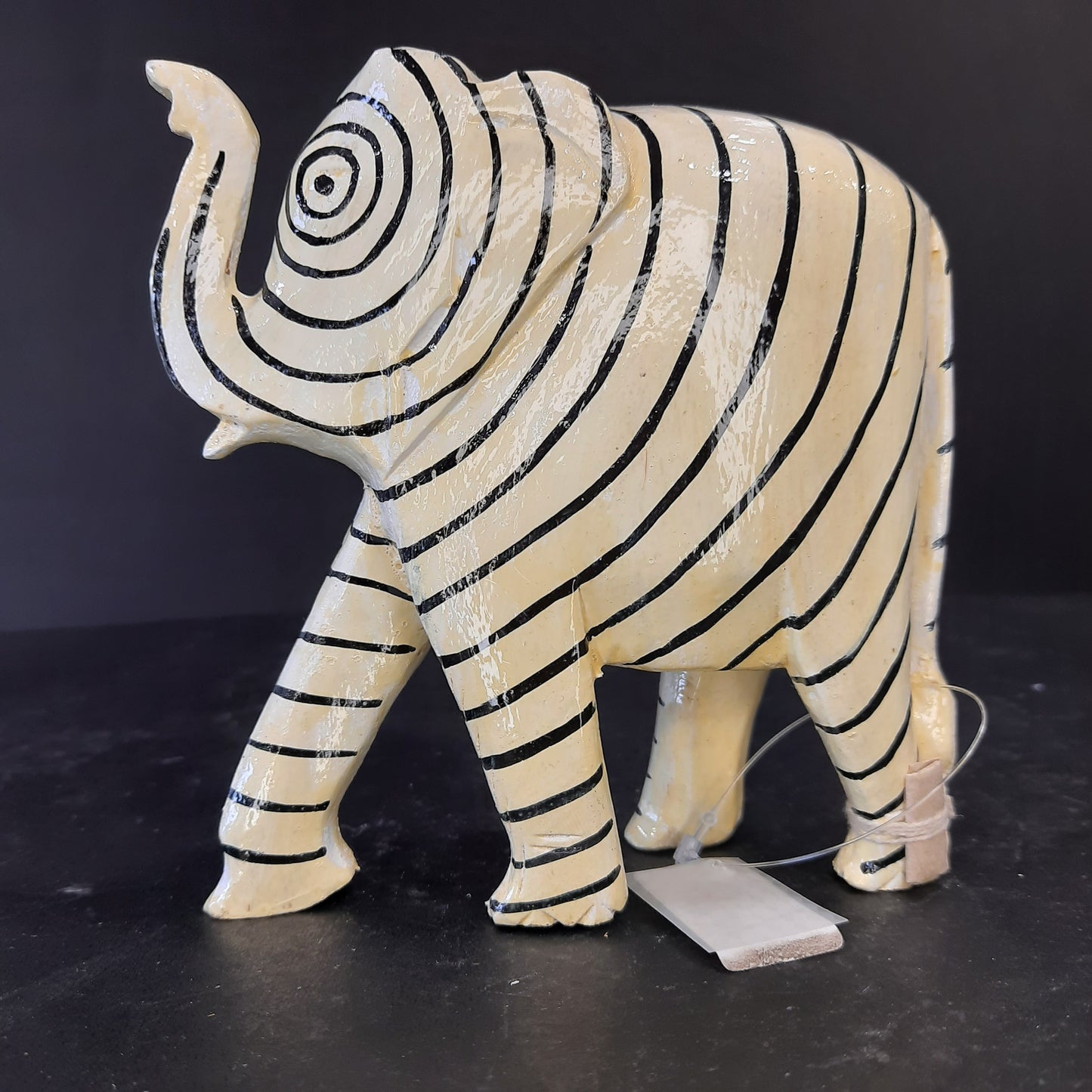 Wooden Elephant Sppiral Black & White Paint