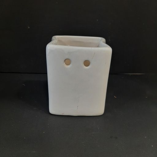 Ceramic Carry bag shaped ceramic pot for Garden Decoration office & home decoration purpose