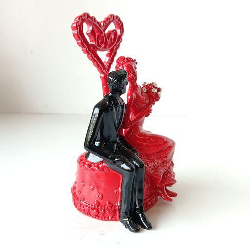 Couple show piece