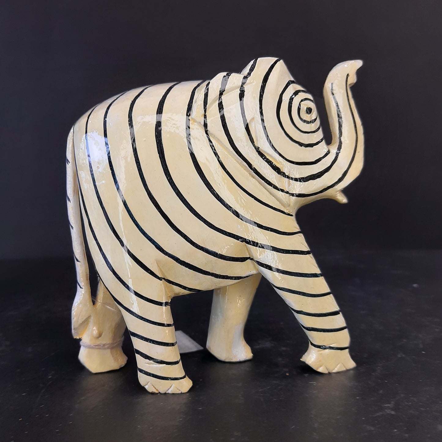 Wooden Elephant Sppiral Black & White Paint