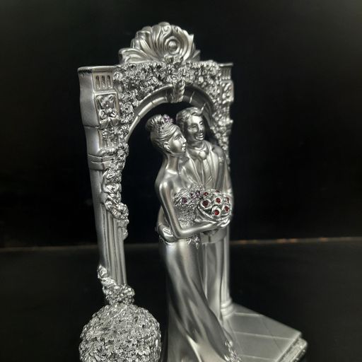 Couple showpiece