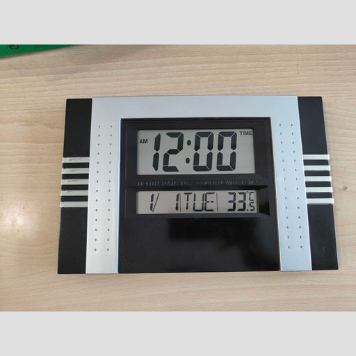 modern living room bedroom creative quiet LCD display electronic clock