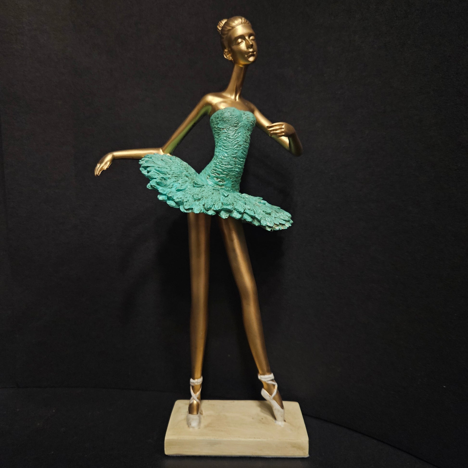 Beautiful ballet Dancing sculpture showpiece Figurine