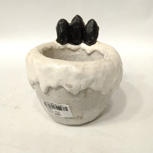 Penguin Cute Look pot maded by Resin for Home Decor. Ceramic pot
