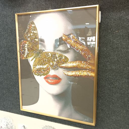Crystal wall frames