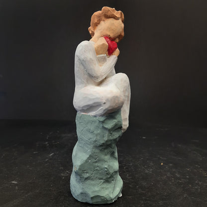 Resin Lady sitting W or Heart