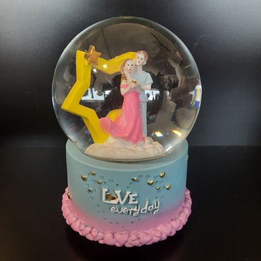 Doom water globe love couple