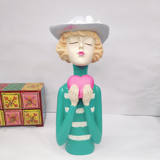 Home Decorative HandCrafted Polyresin Girl